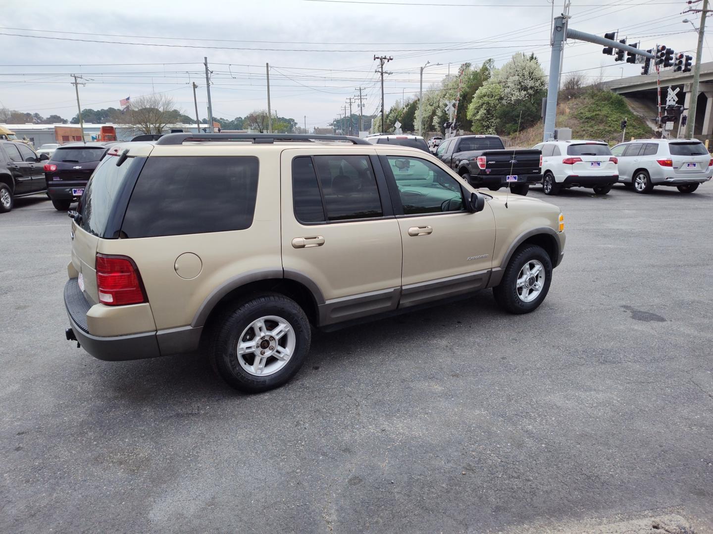 2002 Gold Ford Explorer XLT 2WD (1FMZU63E32U) with an 4.0L V6 SOHC 16V engine, 5-Speed Automatic Overdrive transmission, located at 5700 Curlew Drive, Norfolk, VA, 23502, (757) 455-6330, 36.841885, -76.209412 - Photo#16